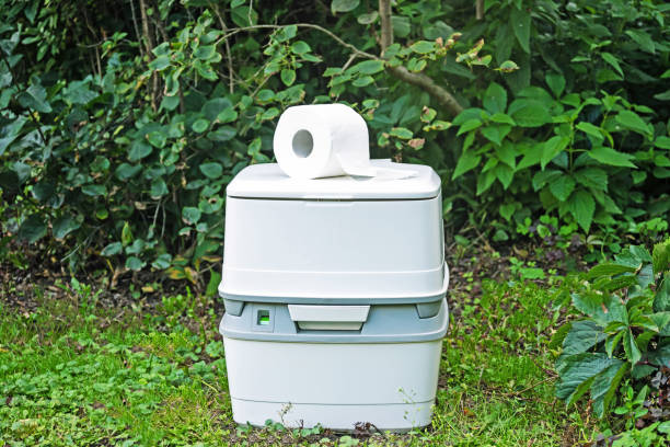 Best Porta potty rental near me  in Bolivar, MO